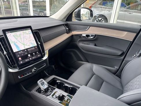 Certified 2025 Volvo XC90 B6 Plus AWD/4WD image 22