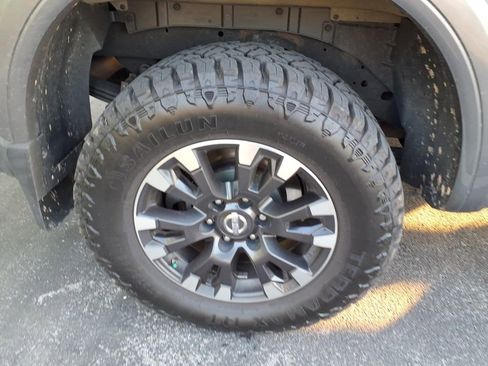 Used 2019 Nissan Titan PRO-4X w/ Pro-4x Convenience Package AWD/4WD image 17