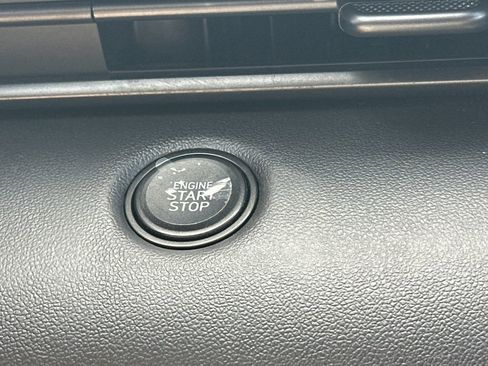 Used 2025 Hyundai Elantra Sport image 30