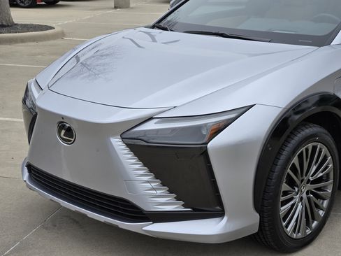 Certified 2024 Lexus RZ 450e Premium image 9
