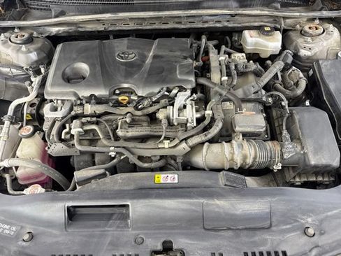 Used 2020 Toyota Camry XLE FWD image 19