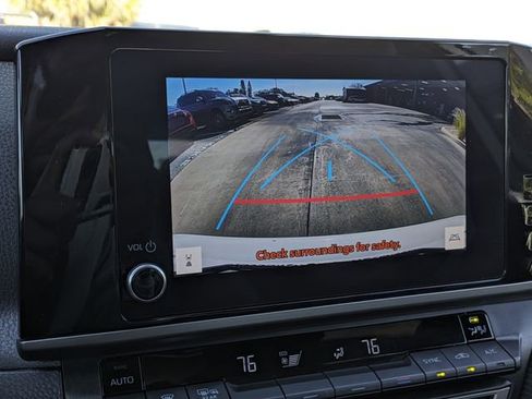 Used 2025 Toyota Camry SE image 22