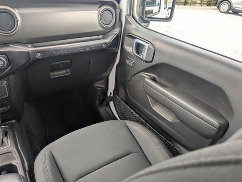 Used 2021 Jeep Wrangler Unlimited Sport image 17