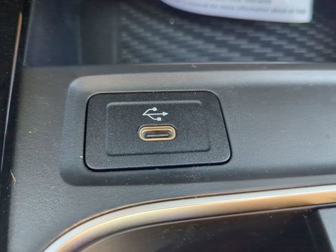 Certified 2024 Mercedes-Benz GLB 250 4MATIC image 19