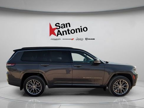 New 2025 Jeep Grand Cherokee L Summit w/ MOPAR Finishing Package AWD/4WD image 9