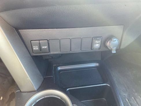 Used 2013 Toyota RAV4 XLE AWD/4WD image 23