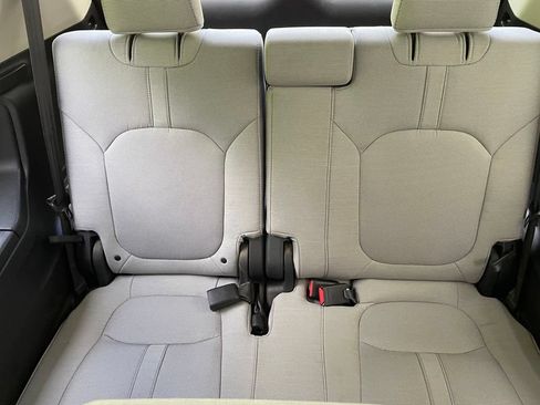 Certified 2023 Honda Pilot LX image 11