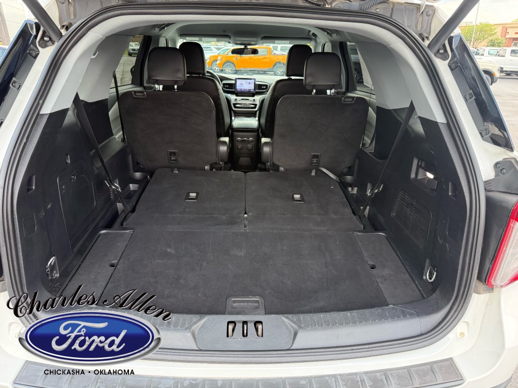 Used 2023 Ford Explorer XLT w/ Equipment Group 202A AWD/4WD image 19