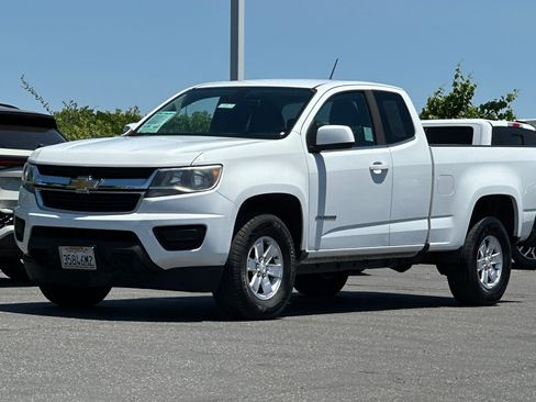 Used 2018 Chevrolet Colorado W/T w/ WT Convenience Package RWD image 8