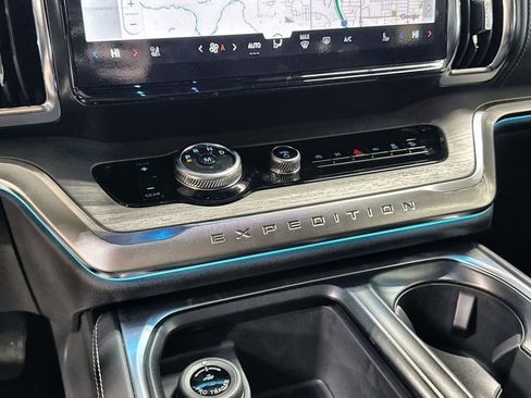 New 2026 Ford Expedition Platinum w/ Driver's Package AWD/4WD image 22