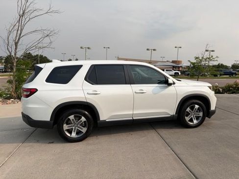 Used 2025 Honda Pilot EX-L image 12