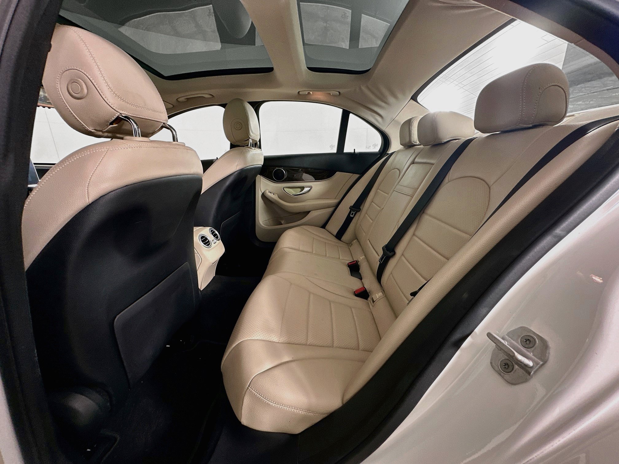Used 2016 Mercedes-Benz C 300 4MATIC Sedan image 28