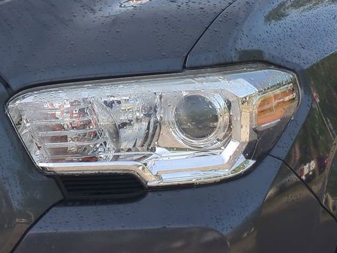 Used 2021 Toyota Tacoma SR5 RWD image 24