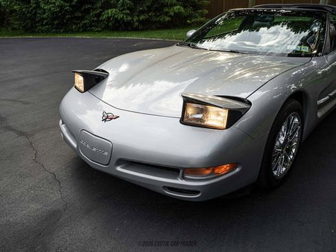 Used 1999 Chevrolet Corvette Coupe w/ Performance Handling Pkg RWD image 53