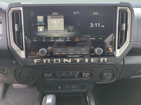 Certified 2025 Nissan Frontier SV RWD image 33