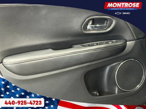 Used 2020 Honda HR-V Touring image 11