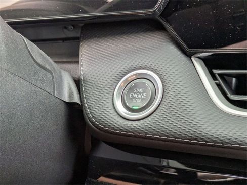 Used 2025 Chevrolet Equinox LT image 24