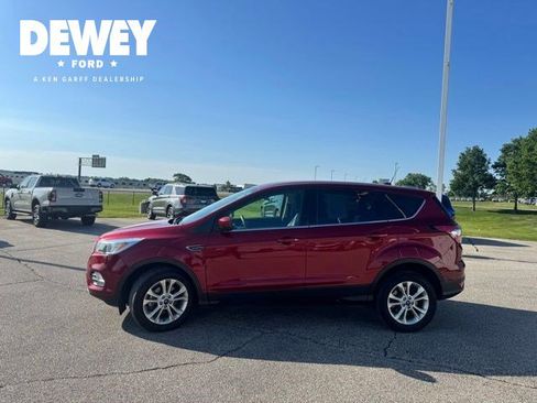Used 2017 Ford Escape SE FWD image 8