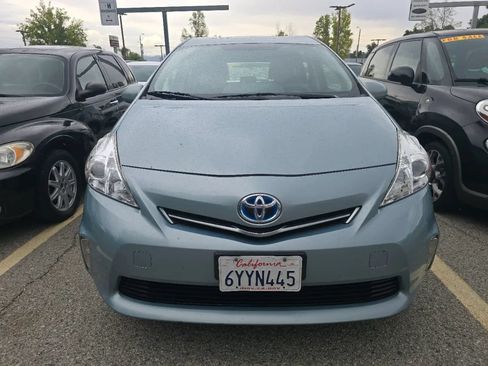 Used 2014 Toyota Prius V Three FWD image 2