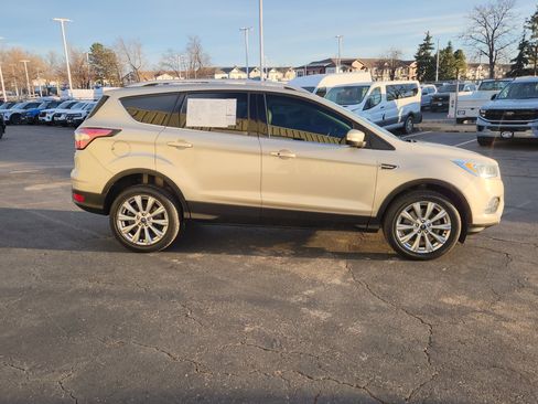 Used 2017 Ford Escape Titanium image 17