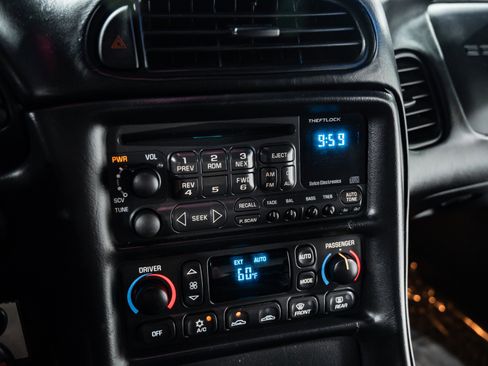 Used 2002 Chevrolet Corvette Z06 w/ Memory Pkg image 21