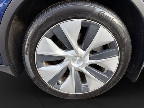 Used 2023 Tesla Model Y Long Range image 23