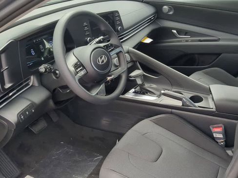 New 2025 Hyundai Elantra SE FWD image 15