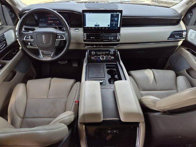 Used 2024 Lincoln Navigator Reserve AWD/4WD image 23