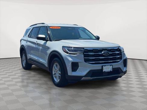 Used 2026 Ford Explorer Active AWD/4WD image 1