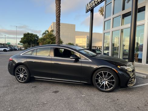 New 2025 Mercedes-Benz EQS 580 4MATIC Sedan image 9