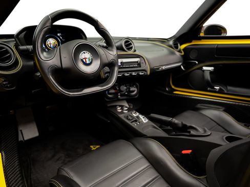 Used 2016 Alfa Romeo 4C Spider RWD image 37