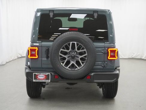 New 2026 Jeep Wrangler Unlimited Sahara AWD/4WD image 10