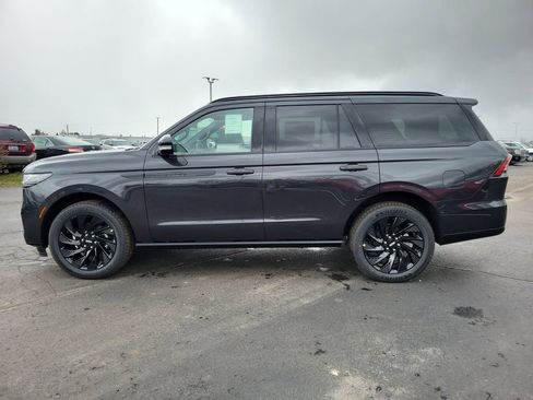 New 2026 Lincoln Navigator Reserve w/ Jet Appearance Package AWD/4WD image 7