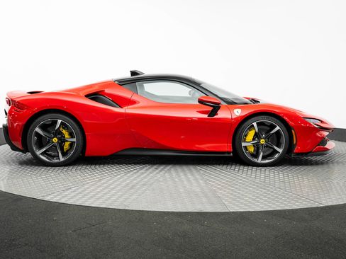 Certified 2022 Ferrari SF90 Stradale image 9