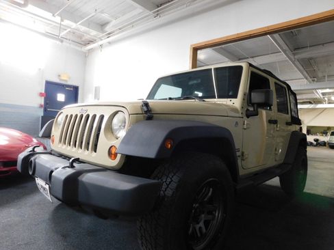 Used 2012 Jeep Wrangler Unlimited Sport image 8