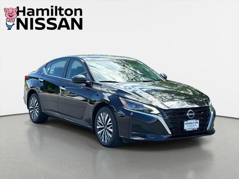 Used 2024 Nissan Altima 2.5 SV AWD/4WD image 1
