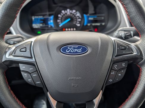 Used 2024 Ford Edge ST-Line image 23