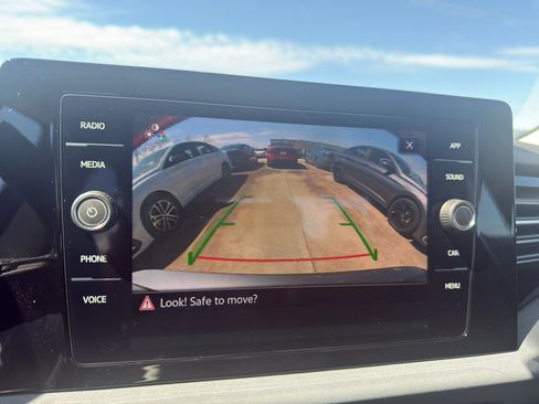 New 2026 Volkswagen Jetta SE FWD image 18