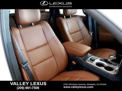 Used 2018 Jeep Grand Cherokee Summit AWD/4WD image 5