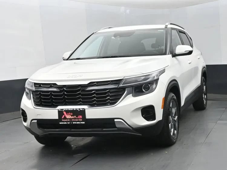 Used 2024 Kia Seltos S AWD/4WD image 1