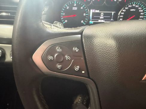 Used 2016 Chevrolet Suburban LT image 13