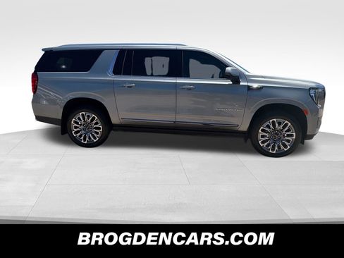 Used 2024 GMC Yukon XL Denali Ultimate AWD/4WD image 2