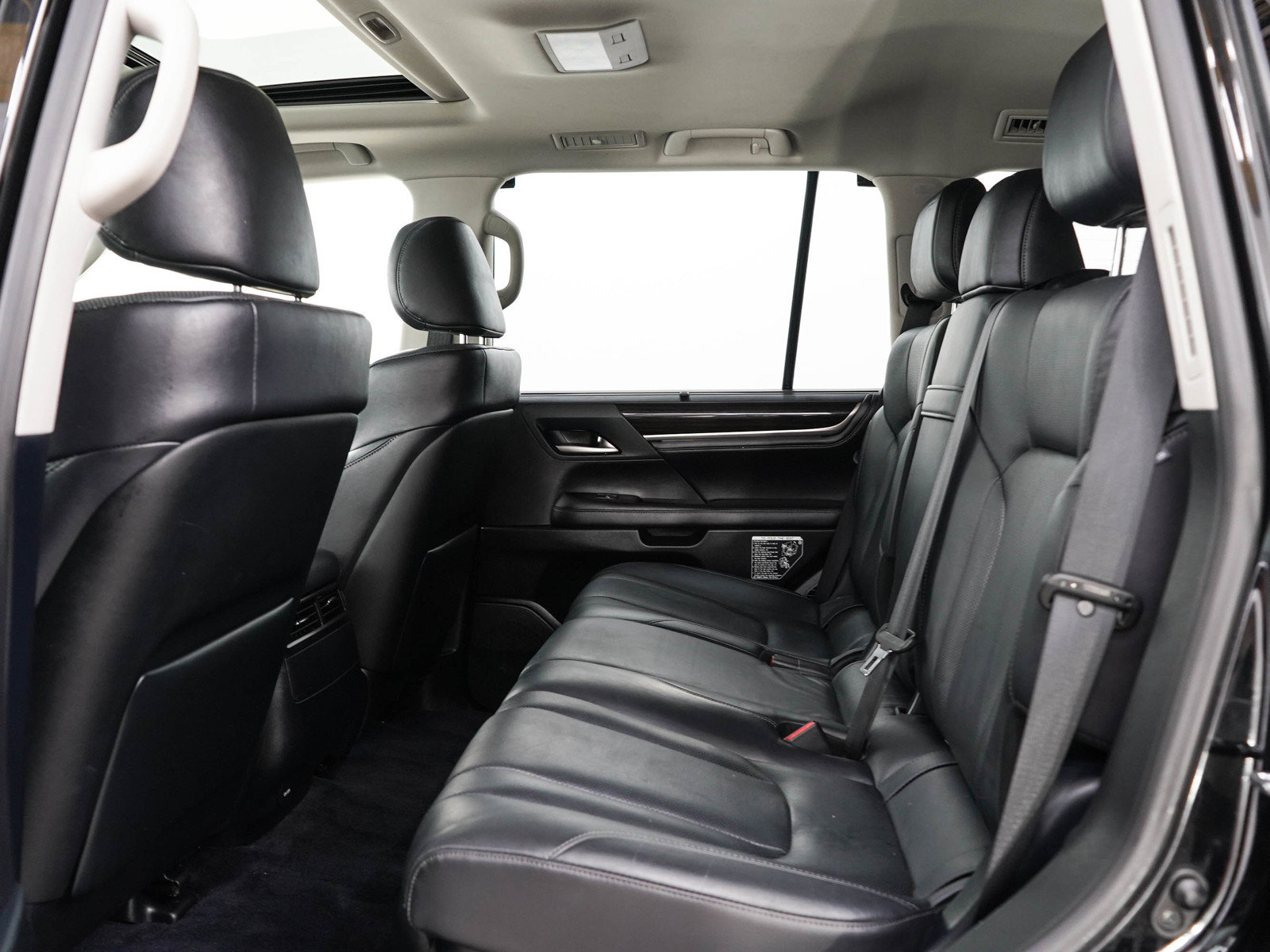 Used 2018 Lexus LX 570 4WD image 15