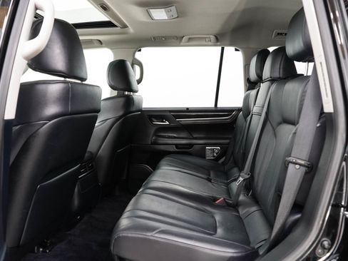 Used 2018 Lexus LX 570 4WD image 15
