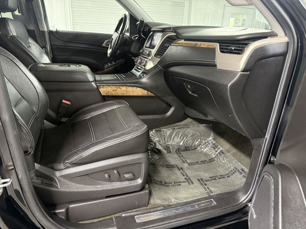 Used 2015 GMC Yukon Denali w/ Premium Package AWD/4WD image 37
