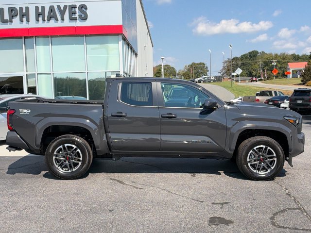 Used 2026 Toyota Tacoma TRD Sport AWD/4WD image 2