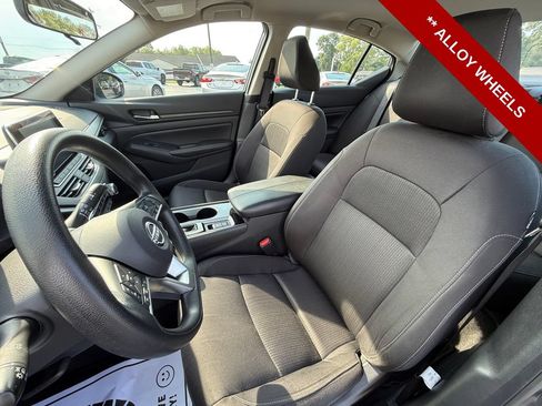 Used 2024 Nissan Altima 2.5 SV AWD/4WD image 14