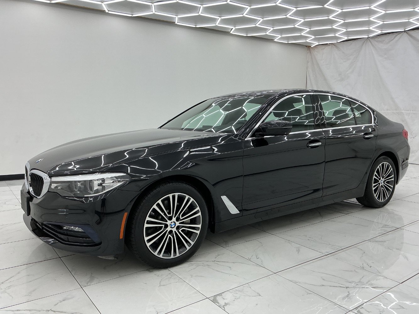 Used 2017 BMW 530i xDrive AWD/4WD image 6