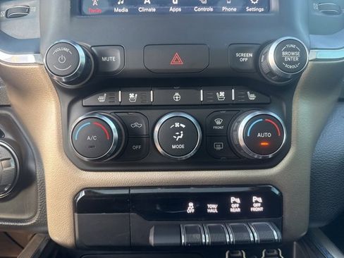 Used 2019 RAM 1500 Laramie image 32