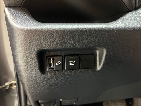 Used 2022 Toyota RAV4 XLE image 17